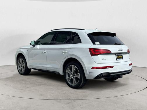 Glacier White Metallic 2025 Audi Q5 45 S line quattro Premium