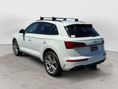 Glacier White Metallic 2025 Audi Q5 45 S line quattro Premium