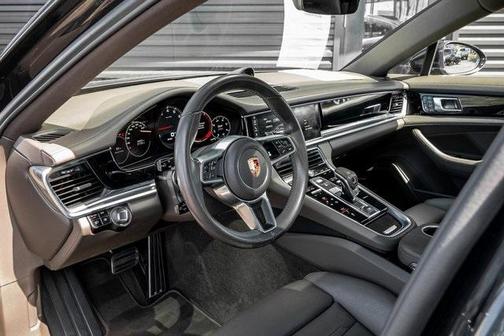 2017 Porsche Panamera 4S