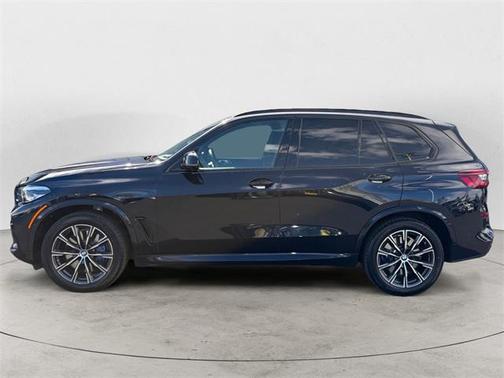 2022 BMW X5 M50i