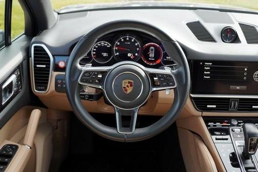 2022 Porsche Cayenne 