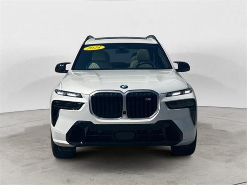 2024 BMW X7 M60i