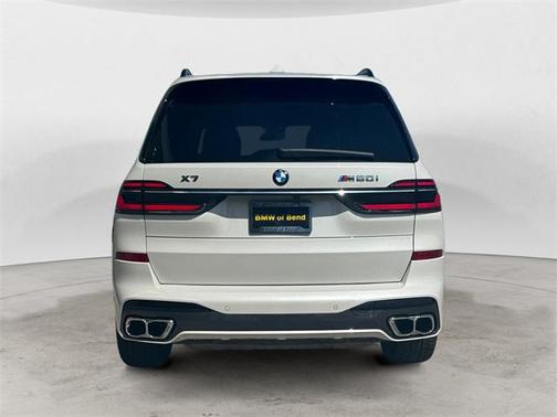 2024 BMW X7 M60i