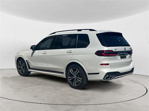 2024 BMW X7 M60i
