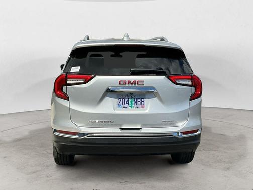 Quicksilver Metallic 2022 GMC Terrain SLT