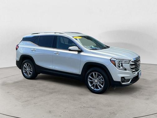Quicksilver Metallic 2022 GMC Terrain SLT