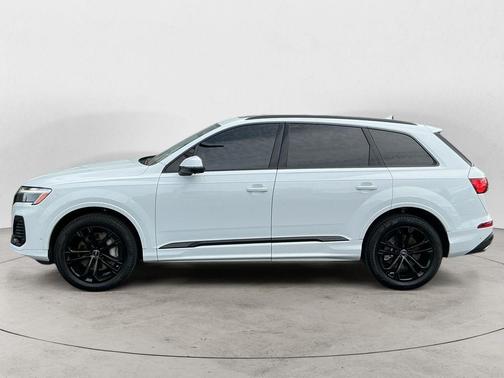 Glacier White Metallic 2025 Audi Q7 45 Premium