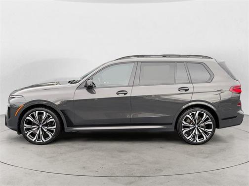 2023 BMW X7 M60i