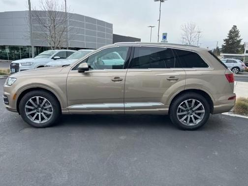 Photo 4 of 24 of 2018 Audi Q7 3.0T Premium Plus