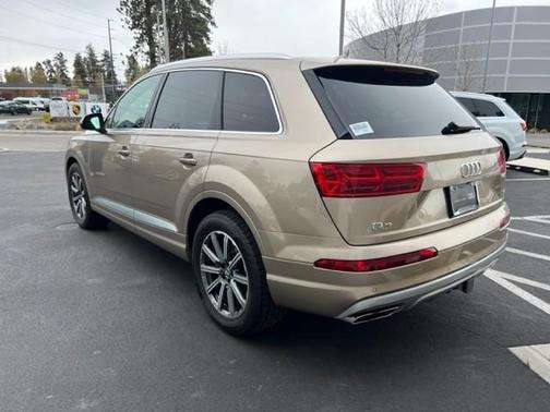 Photo 5 of 24 of 2018 Audi Q7 3.0T Premium Plus
