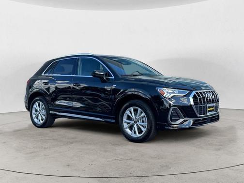 2025 Audi Q3 45 S line Premium