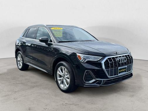 2025 Audi Q3 45 S line Premium