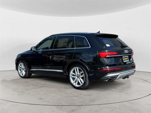 2025 Audi Q7 55 Premium