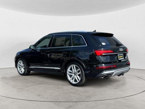 2025 Audi Q7 55 Premium