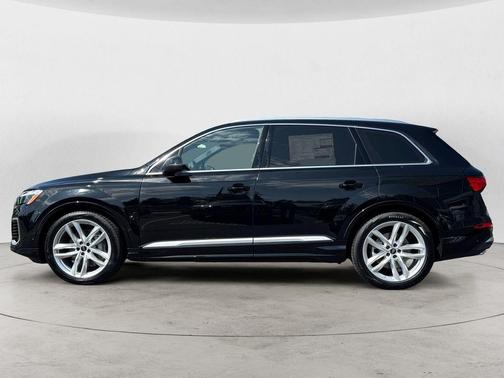 2025 Audi Q7 55 Premium