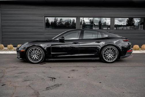 2024 Porsche Panamera Base