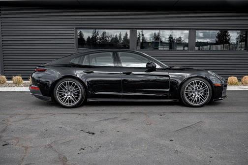 2024 Porsche Panamera Base