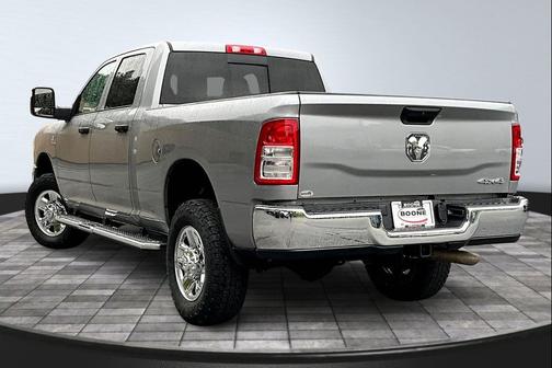 2024 RAM 2500 Tradesman Crew Cab 4x4 6'4' Box