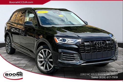 2022 Audi Q7 45 Premium Plus