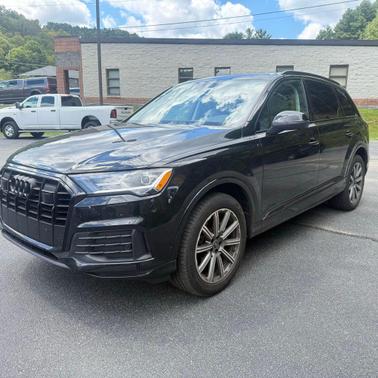 2022 Audi Q7 45 Premium Plus