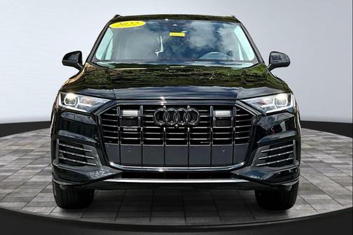 2022 Audi Q7 45 Premium Plus