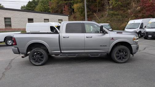 2022 RAM 2500 Laramie Crew Cab 4x4 6'4' Box