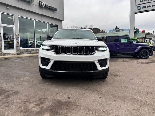 2024 Jeep Grand Cherokee Laredo