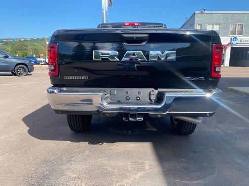 2025 RAM 2500 Big Horn Crew Cab 4x4 6'4' Box