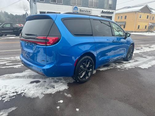 2026 Chrysler Pacifica L