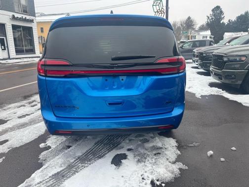 2026 Chrysler Pacifica L