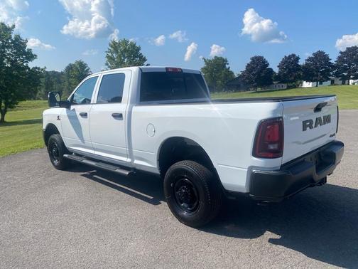 2025 RAM 2500 Tradesman Crew Cab 4x4 6'4' Box