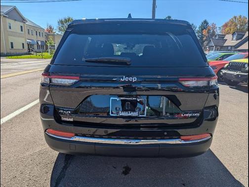 2025 Jeep Grand Cherokee Laredo