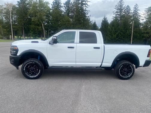 2025 RAM 2500 Tradesman Crew Cab 4x4 6'4' Box
