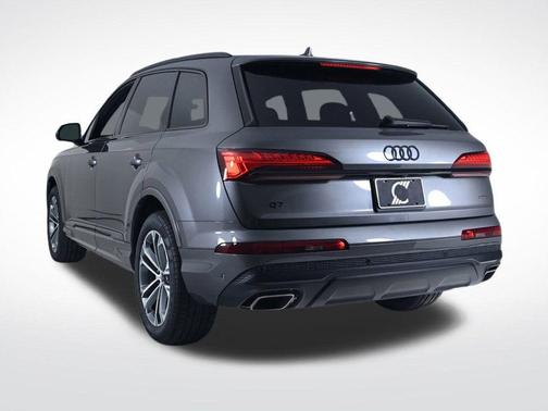 2026 Audi Q7 45 Premium
