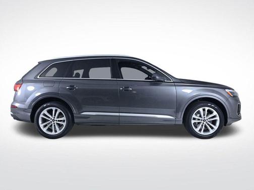 2025 Audi Q7 55 Premium