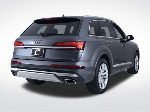 2025 Audi Q7 55 Premium