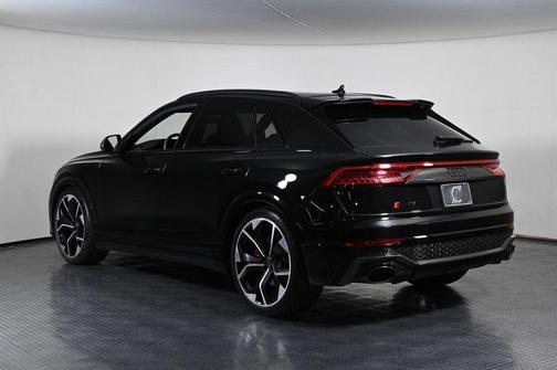 Mythos Black Metallic 2024 Audi RS Q8 4.0T quattro