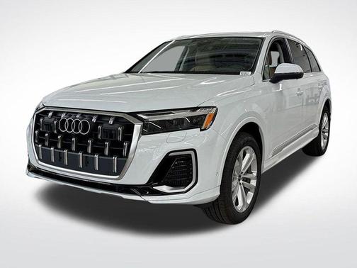 2025 Audi Q7 55 Premium Plus