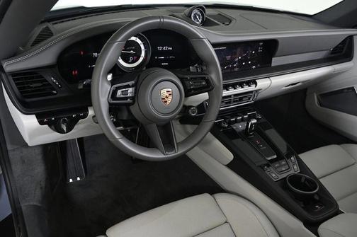 2024 Porsche 911 Carrera 4 GTS