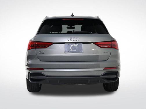 2024 Audi Q3 45 S line Premium