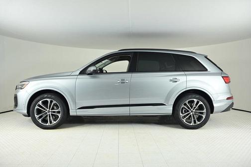 2025 Audi Q7 45 Premium