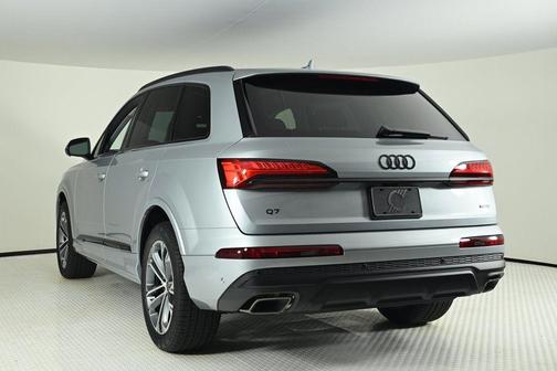 2025 Audi Q7 45 Premium