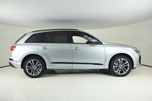 2025 Audi Q7 45 Premium