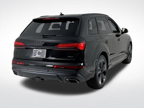 2025 Audi Q7 55 Premium Plus