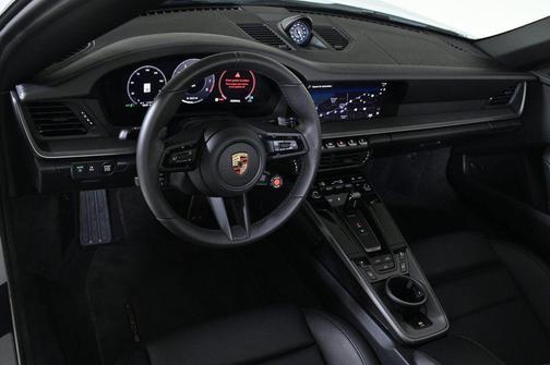 2025 Porsche 911 Carrera