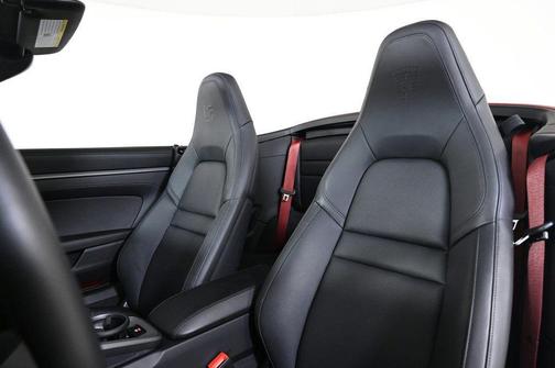 2025 Porsche 911 Carrera