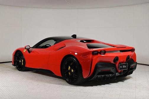 2023 Ferrari SF90 Stradale Base