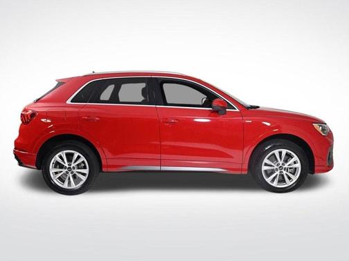 2022 Audi Q3 45 S line Premium