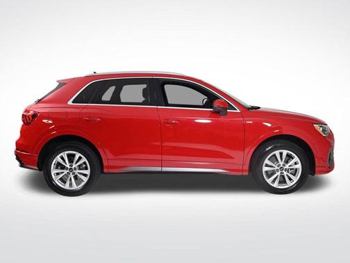 2022 Audi Q3 45 S line Premium
