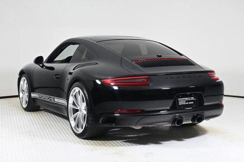 2019 Porsche 911 Carrera